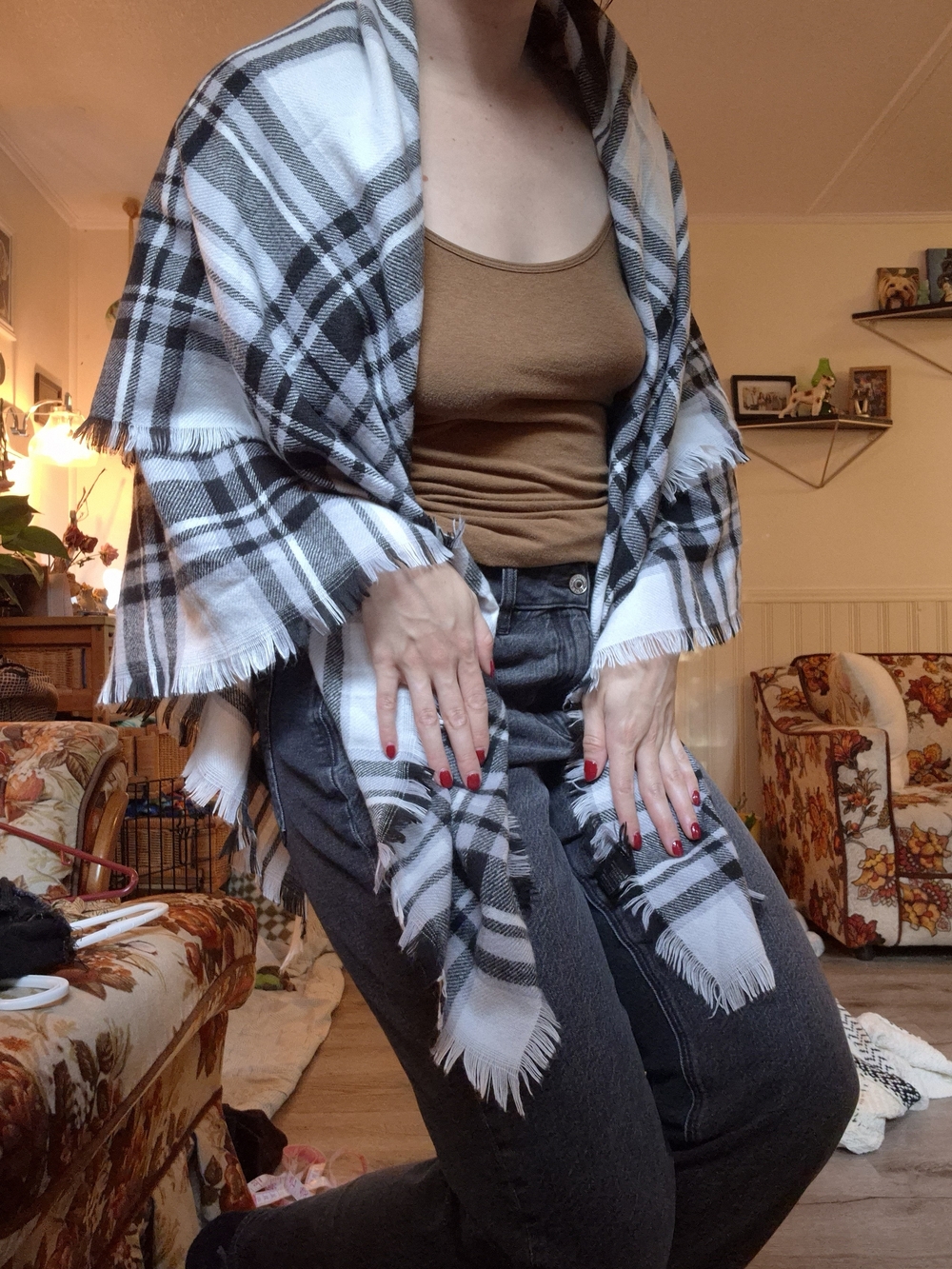 Soft Plaid Fringe Shawl Wrap - White & Black